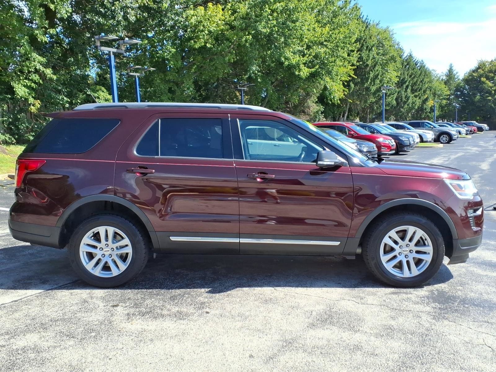 Certified 2019 Ford Explorer XLT w/ Equipment Group 202A AWD/4WD image 3
