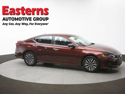 Used 2024 Nissan Altima 2.5 SV FWD image 47