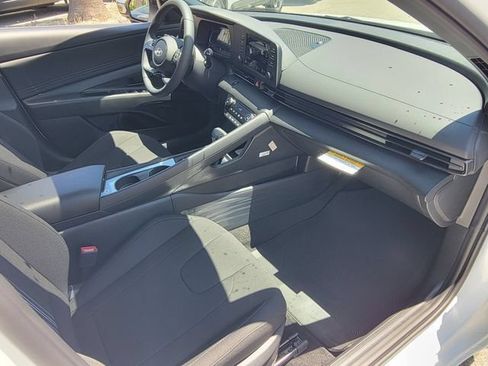 New 2026 Hyundai Elantra SEL Sport FWD image 21