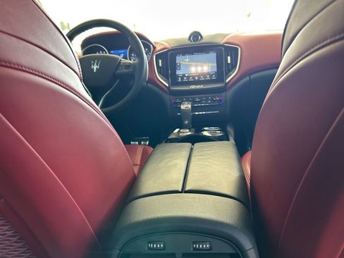 Used 2019 Maserati Ghibli S GranSport image 34