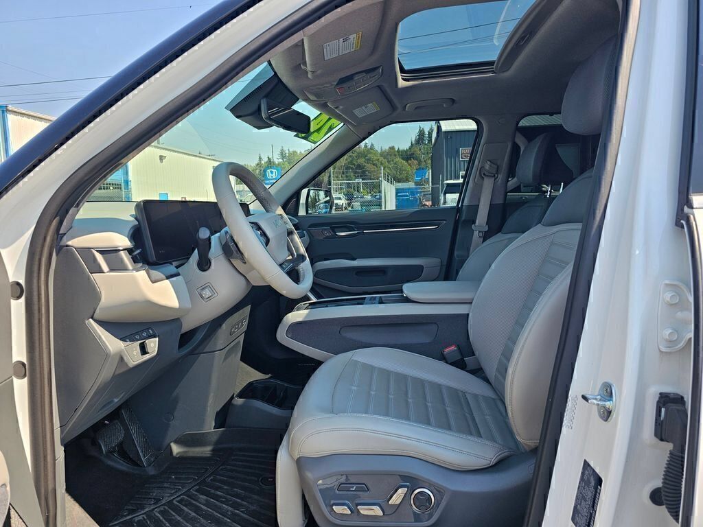 Used 2024 Kia EV9 Land AWD/4WD image 24