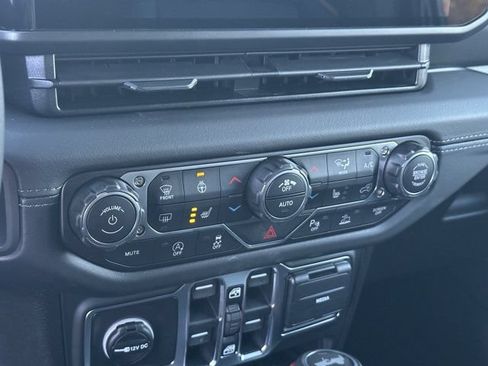 New 2026 Jeep Wrangler Unlimited Sahara AWD/4WD image 26
