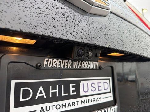 Used 2018 Cadillac Escalade ESV Luxury image 6