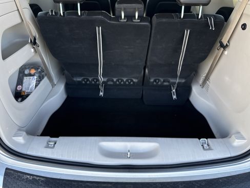 Used 2024 Chrysler Pacifica Touring-L FWD image 21