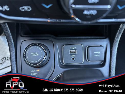 Used 2019 Jeep Cherokee Limited image 16