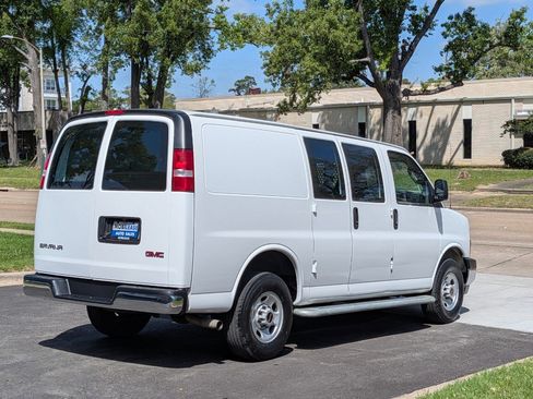 Used 2024 GMC Savana 2500 w/ Driver Convenience Package image 5