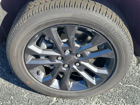 New 2026 Jeep Grand Cherokee L Limited image 8