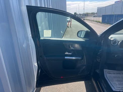 Used 2022 Mercedes-Benz GLA 250 image 13