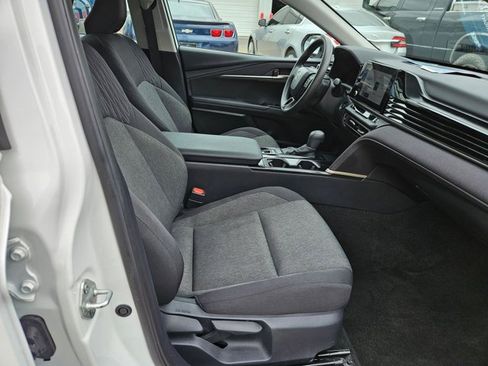 Used 2025 Toyota Camry LE image 18