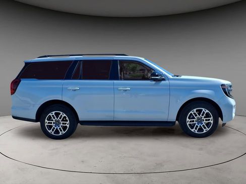 Used 2025 Ford Expedition Active AWD/4WD image 10