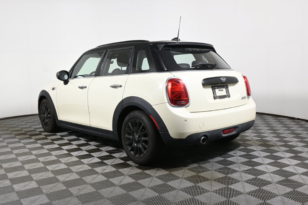 Used 2020 MINI Cooper 4-Door Hardtop FWD image 5