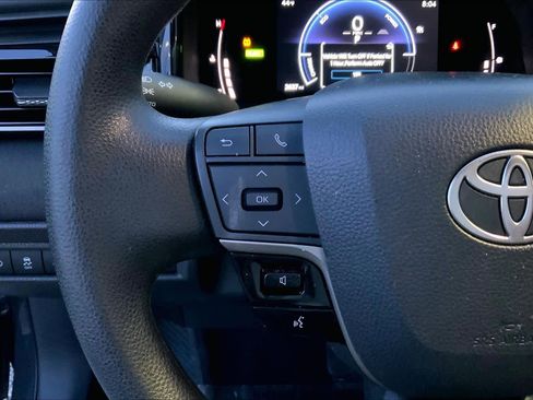 Used 2025 Toyota Camry LE image 22