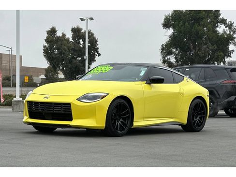 Used 2024 Nissan Z Sport w/ Floor Mat Package RWD image 8
