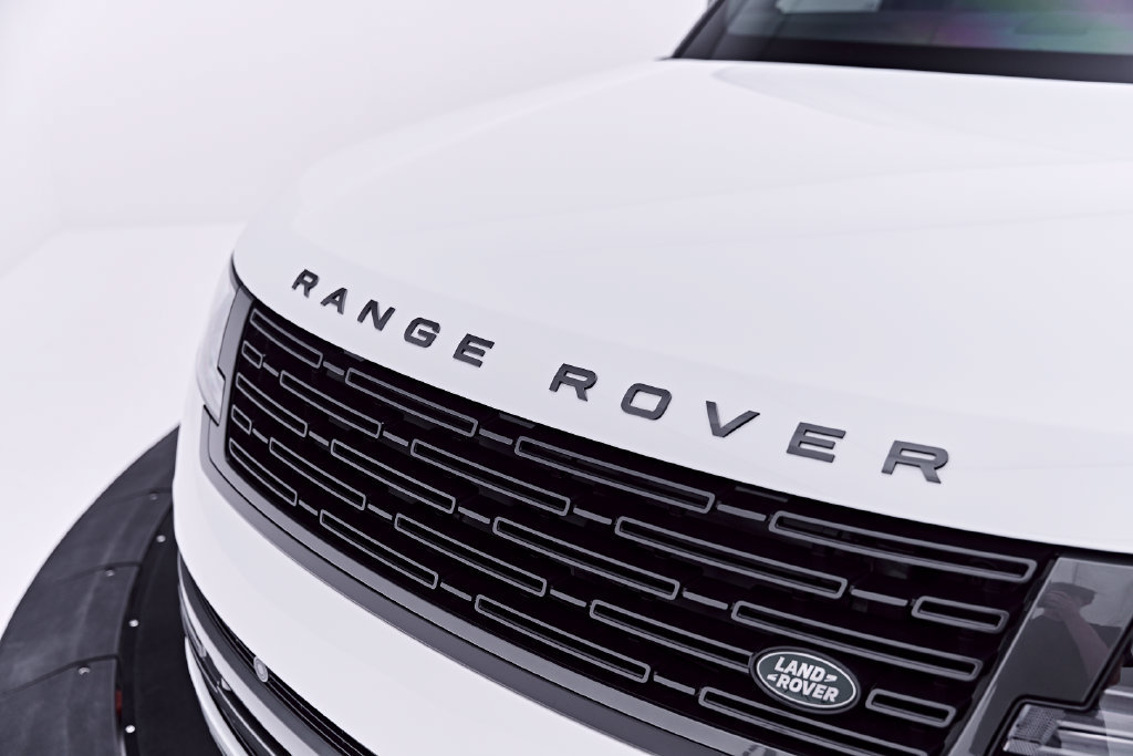 Used 2025 Land Rover Range Rover SE AWD/4WD image 19