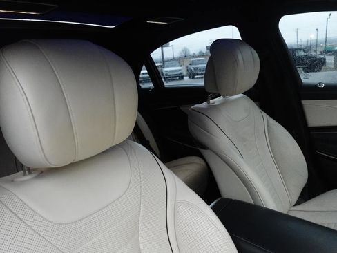 Used 2018 Mercedes-Benz S 560 Sedan image 13