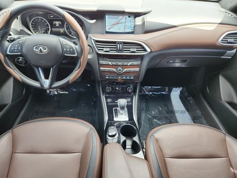 Used 2018 INFINITI QX30 Premium w/ Navigation Package AWD/4WD image 19