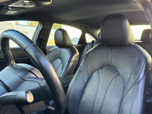 Used 2022 Toyota Avalon XLE image 21