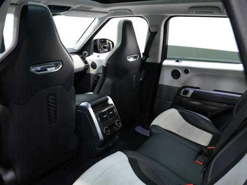 Used 2022 Land Rover Range Rover Sport SVR image 36