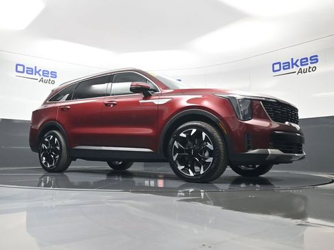 Certified 2025 Kia Sorento EX w/ Panoramic Sunroof Package image 42