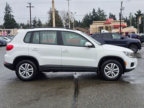 Used 2016 Volkswagen Tiguan SE image 8
