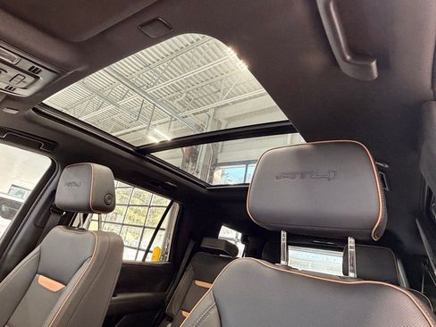 Used 2024 GMC Yukon AT4 w/ Technology Package image 21