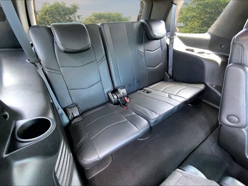Used 2018 Cadillac Escalade Platinum AWD/4WD image 25