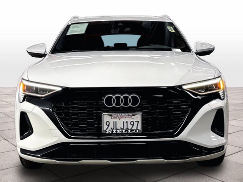Used 2024 Audi Q8 e-tron Premium Plus w/ Premium Plus Package AWD/4WD image 3