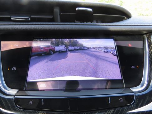 Used 2022 Cadillac XT6 Premium Luxury image 27