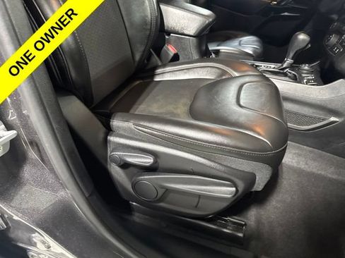 Used 2019 Jeep Cherokee Latitude Plus AWD/4WD image 41