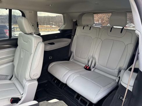 Used 2021 Jeep Grand Cherokee L Overland w/ Advanced Protech Group III image 19