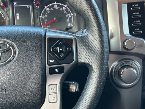 Used 2020 Toyota 4Runner SR5 Premium image 10