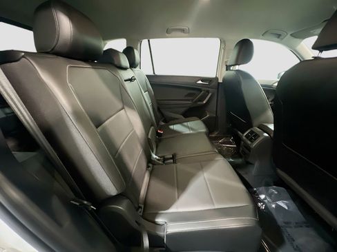 Used 2019 Volkswagen Tiguan SE FWD image 18