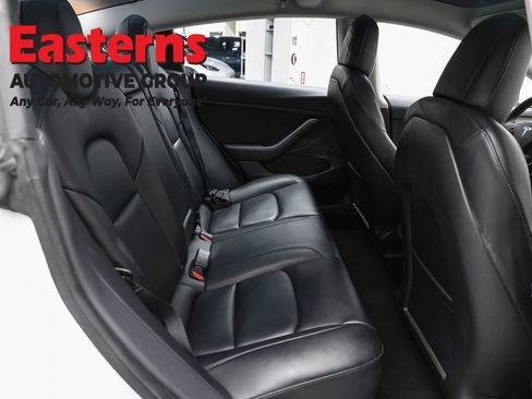 Used 2022 Tesla Model 3 Long Range AWD/4WD image 17
