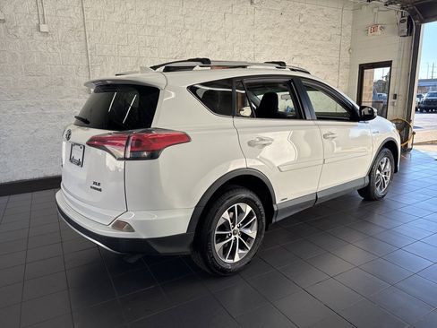 Used 2016 Toyota RAV4 XLE image 8