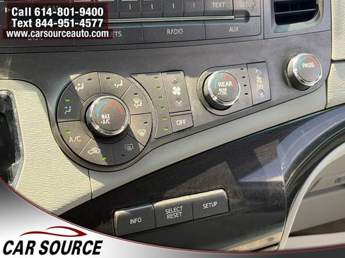 Used 2012 Toyota Sienna LE w/ Towing Pkg FWD image 22