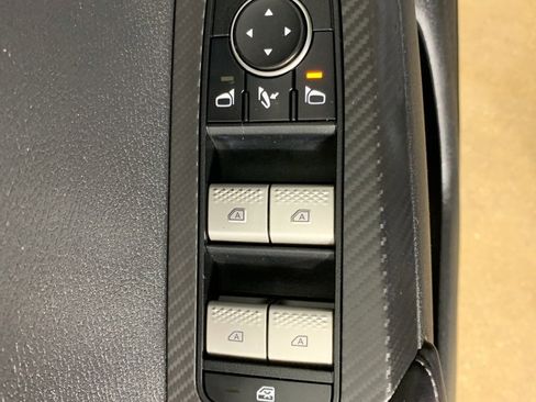 Used 2023 Mitsubishi Outlander SE image 18