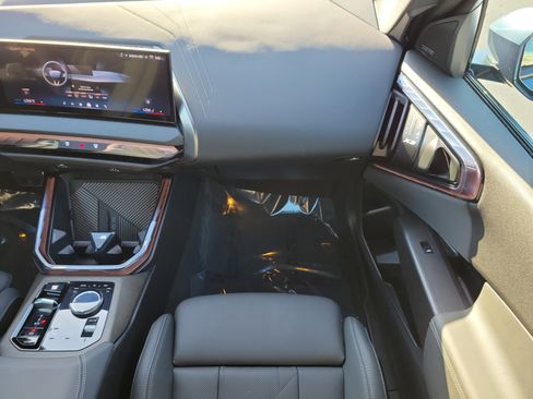 Certified 2025 BMW X3 xDrive30i w/ M Sport Package image 16