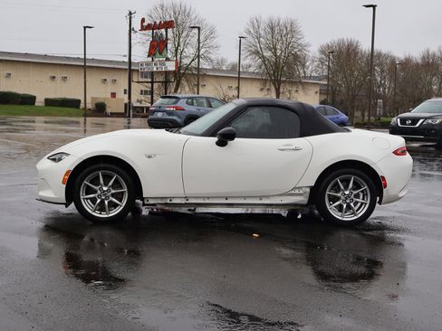 Used 2016 MAZDA MX-5 Miata Sport image 3