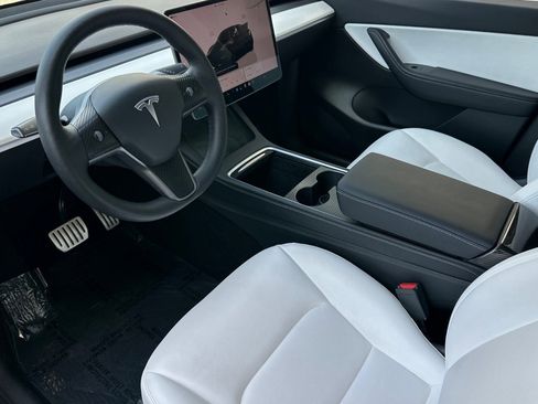 Used 2022 Tesla Model Y Performance AWD/4WD image 10