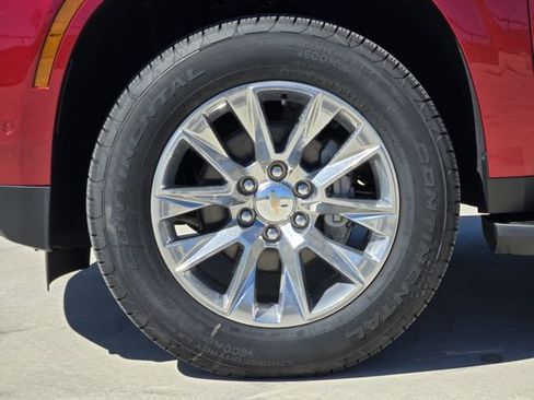 New 2025 Chevrolet Suburban Premier w/ Sun And Tow Package AWD/4WD image 8