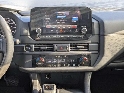 Used 2025 Nissan Pathfinder S FWD image 17