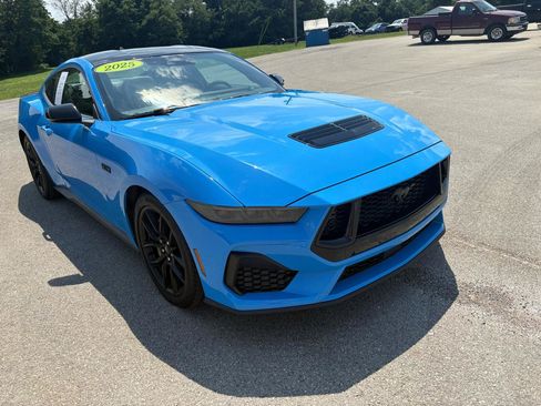 Used 2025 Ford Mustang GT Premium RWD image 1
