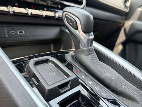Used 2024 Chevrolet Colorado LT w/ LT Convenience Package III RWD image 23