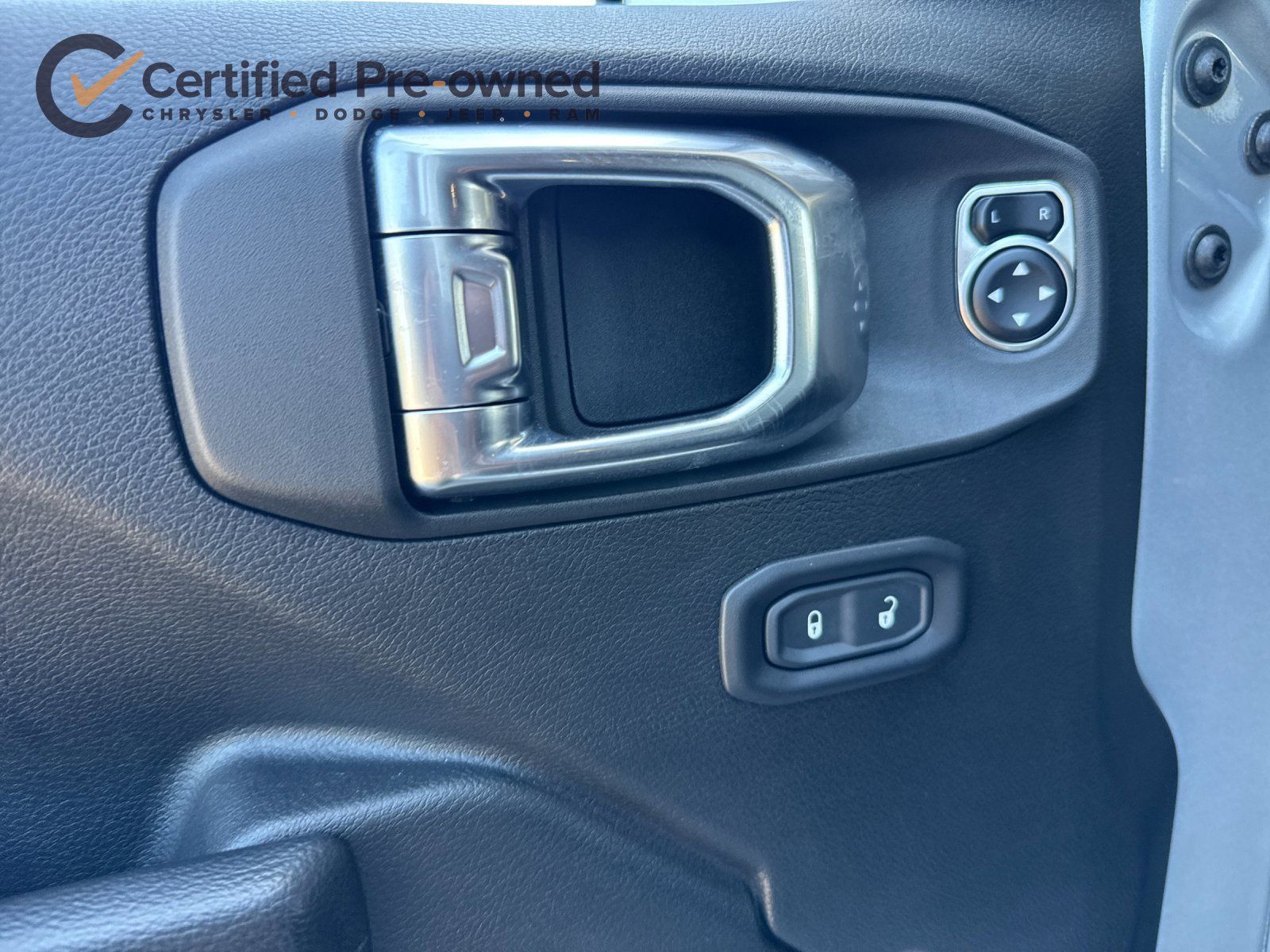 Used 2023 Jeep Wrangler Unlimited w/ Cold Weather Group AWD/4WD image 12