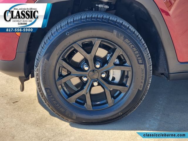 Used 2025 Jeep Grand Cherokee Altitude RWD image 13