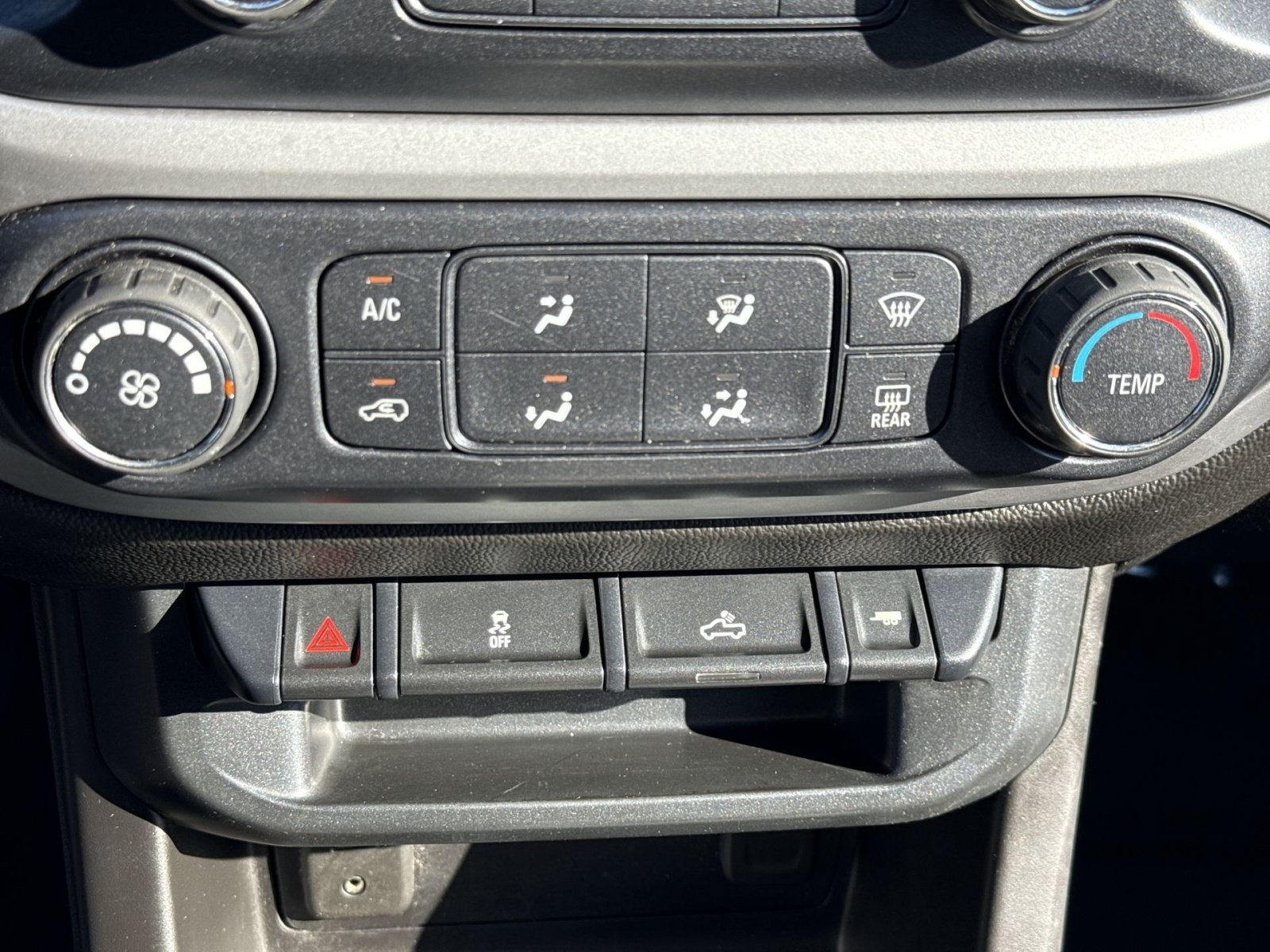 Used 2018 Chevrolet Colorado LT w/ LT Convenience Package RWD image 22