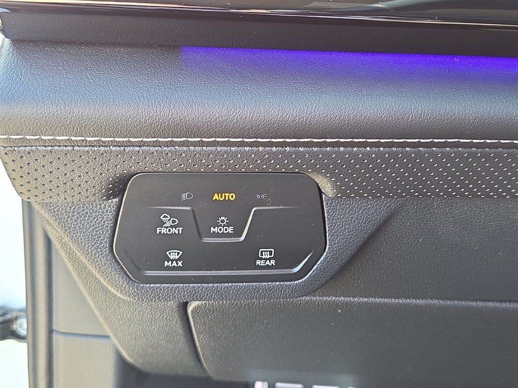 Used 2024 Volkswagen Atlas SEL Premium R-Line AWD/4WD image 25
