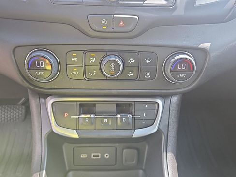 Used 2024 GMC Terrain SLE w/ Driver Convenience Package AWD/4WD image 21