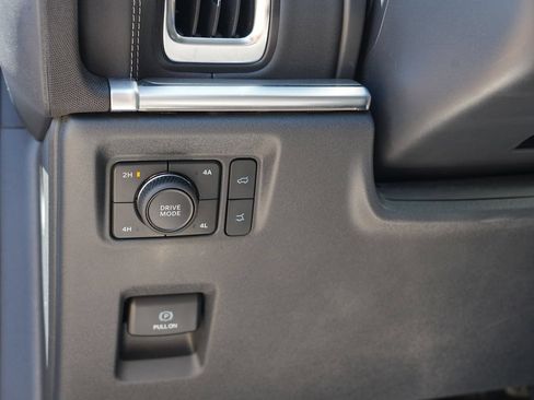Used 2025 Ford Expedition Platinum AWD/4WD image 16