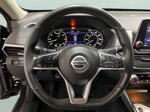 Used 2022 Nissan Altima 2.5 SR w/ Midnight Edition Package AWD/4WD image 13